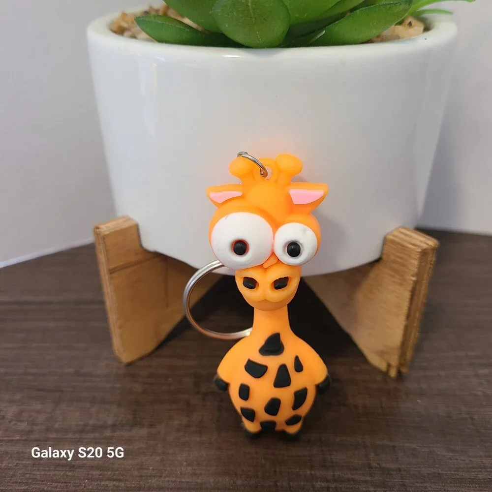 Unbranded Bug-Eyed Giraffe Keychain‎ NEW Unisex School Home Office Keys Auto